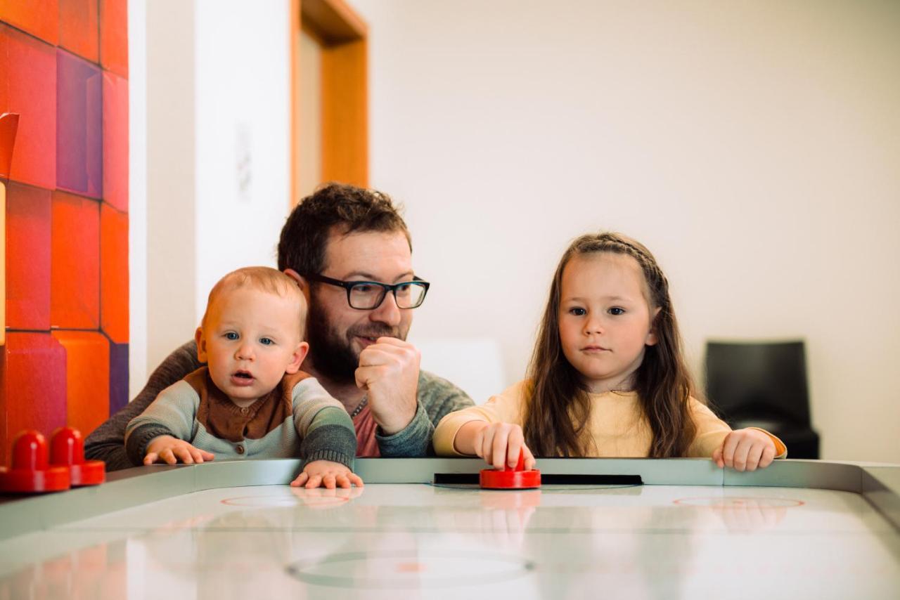 Familienhotel Kleinwalsertal Riezlern Exteriör bild
